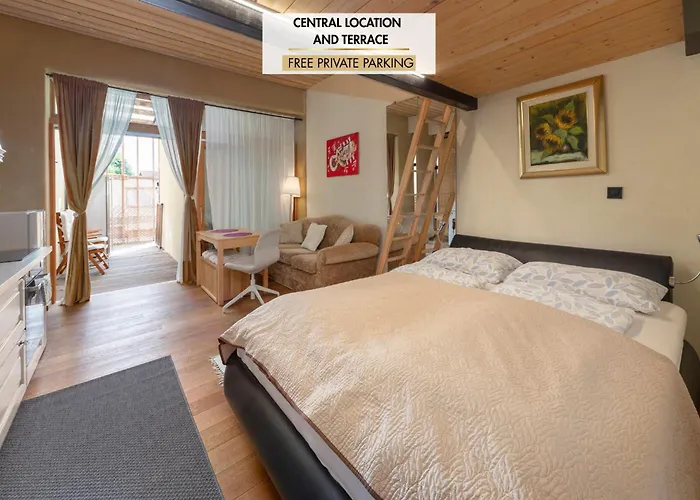 Iq Wood Apartment
